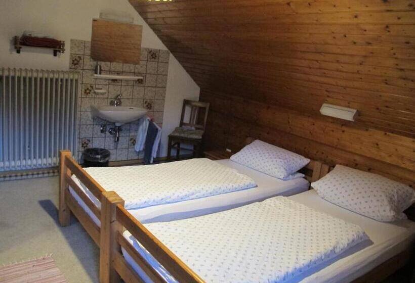 Quarto Estandar Banheiro Compartilhado, Gasthaus Adler