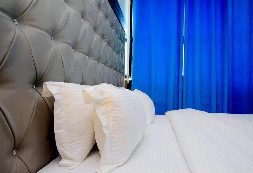 اتاق لوکس با تخت بزرگ, Appart Hotel Les Orchidees