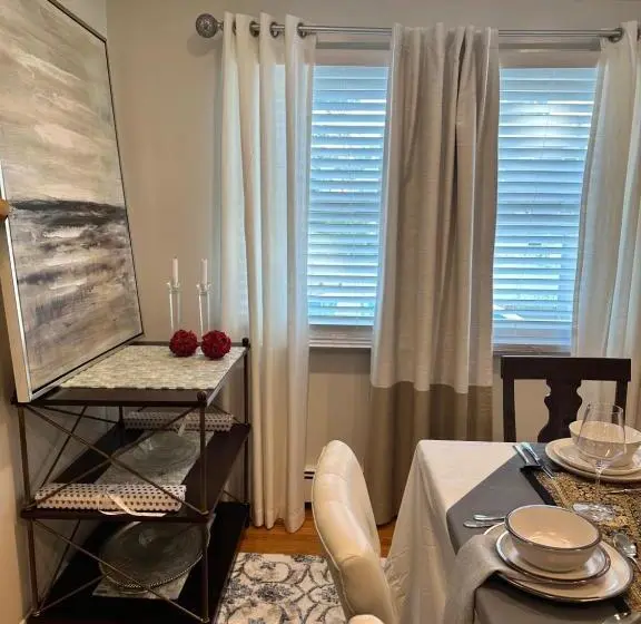 デラックススイート, Welcoming Private Suite With French Touches