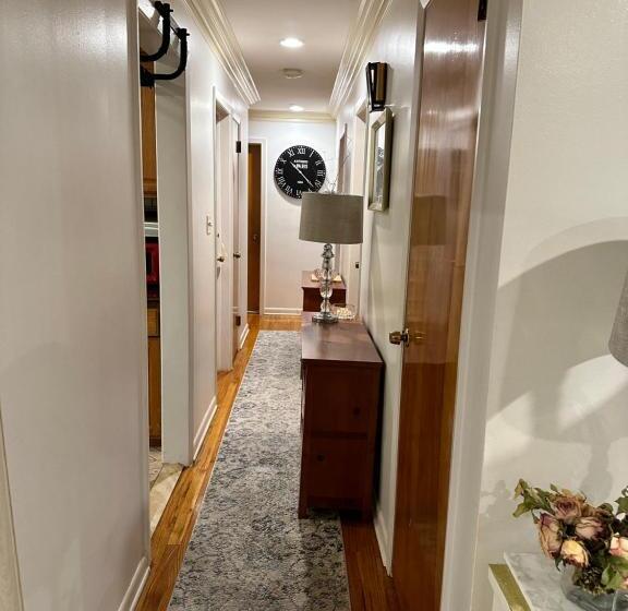 Люкс Повышенной Комфортности, Welcoming Private Suite With French Touches