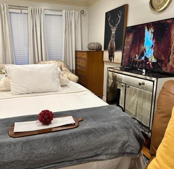 스탠다드 스튜디오, Welcoming Private Suite With French Touches
