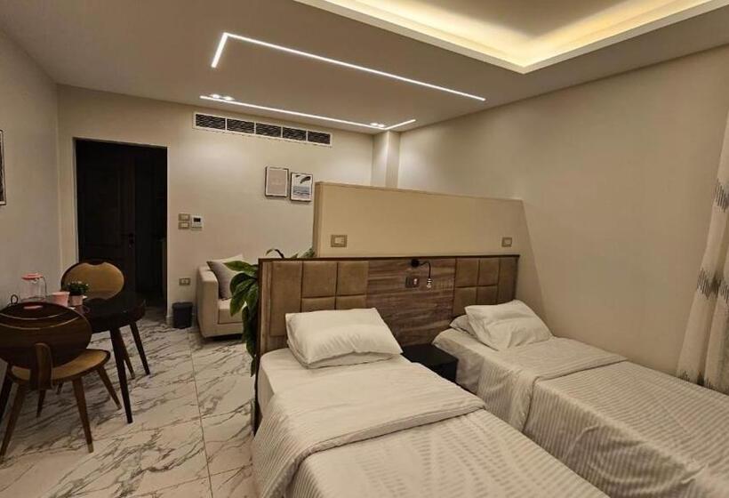 Standard Studio, Crystal Clear Springs Room