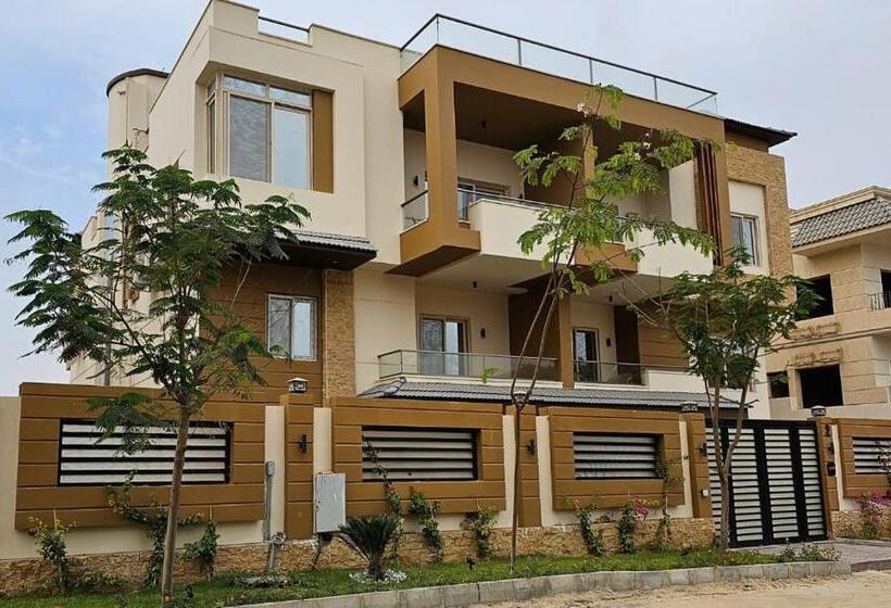 Standard Studio, Crystal Clear Springs Room