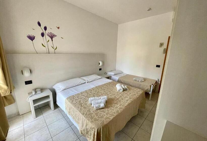 غرفة إقتصادية ثلاثية, Dependance Hotel Marina