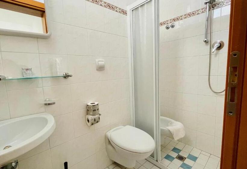 غرفة إقتصادية رباعية, Dependance Hotel Marina
