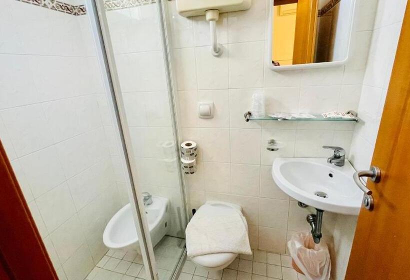 이코노이 4인룸, Dependance Hotel Marina