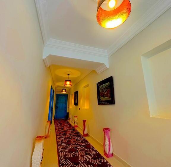 اتاق استاندارد با چشم‌انداز کوهستان, Auberge Dalia