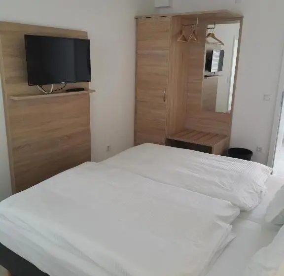 Economy-huone, Becky´s Kolpinghaus
