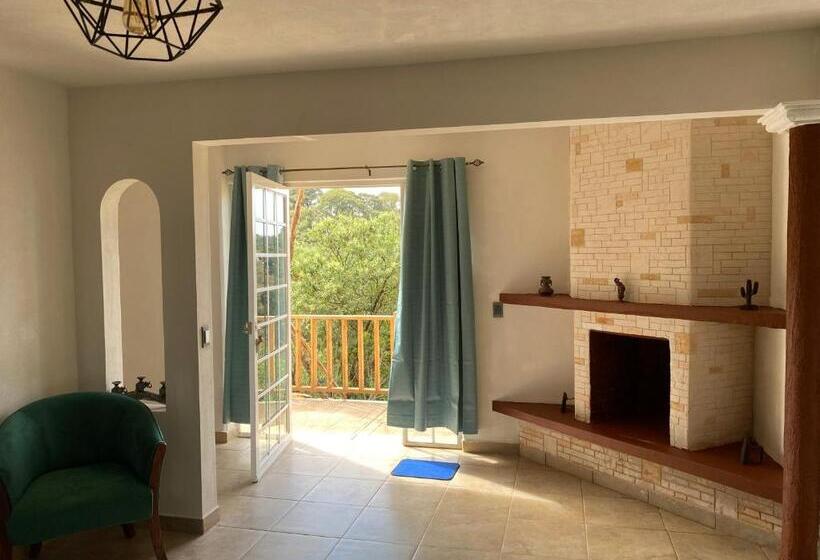 غرفة قياسية مطلة على الجبل, El Santuario De Los Pajaros