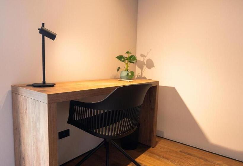 דירת שני חדרים, Kiin Living  Child Free Coliving