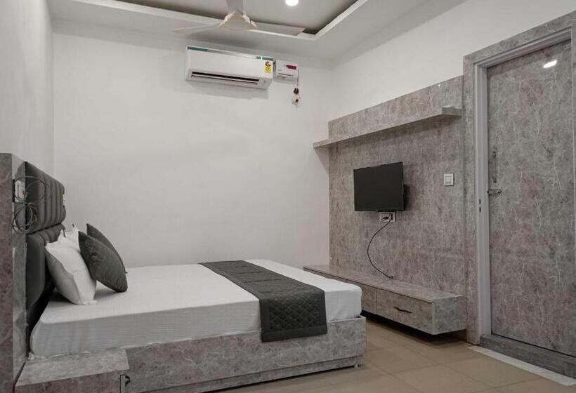 اتاق کلاسیک سه تخته, Oyo Hotel 10 Inn