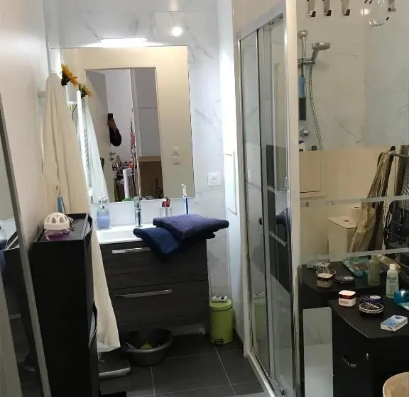 Standard-huone, Alessandro Cozy Apartment In Paris Clichy