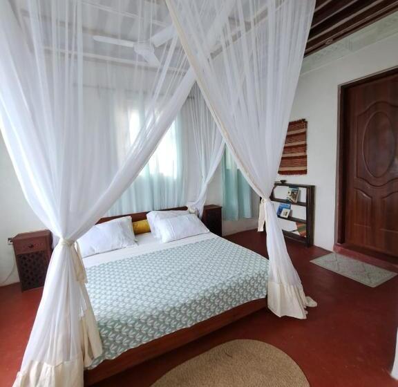 스탠다드 룸 킹사이즈 침대, Pwani House Lamu Seafront