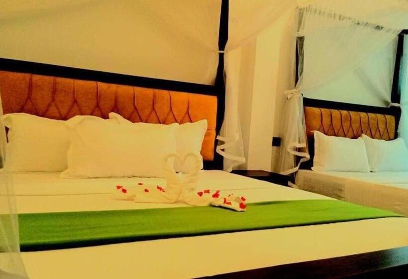 デラックストリプルルーム, Tharumini Villa