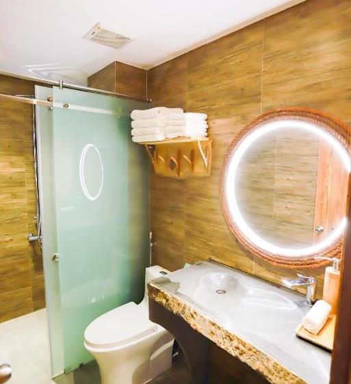 سوییت با چشمانداز دریا, Rustic Hotel Quy Nhon Powered By Aston