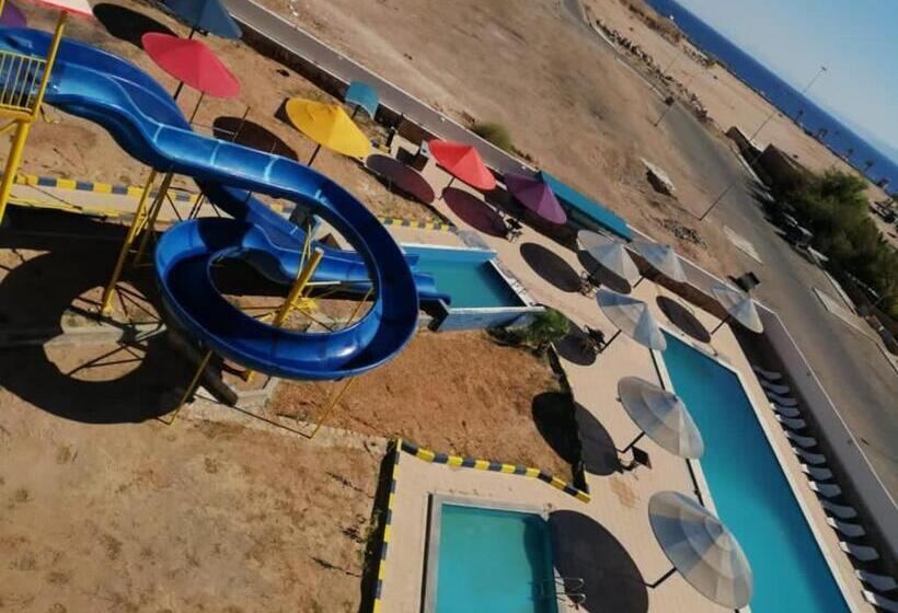 سوییت با چشمانداز دریا, فندق ومنتجع لارين بلازا