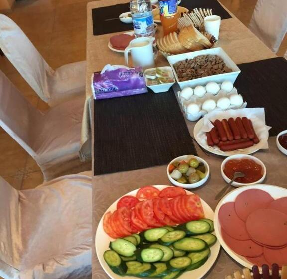 سوییت, فندق ومنتجع لارين بلازا