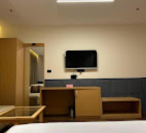 חדר דלוקס, Grand Bhelsa Hotel & Resorts, Hasnabad