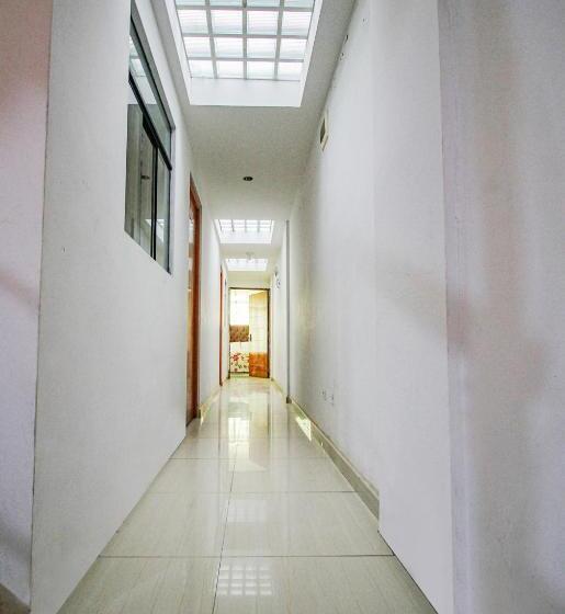 패밀리 룸, D Gloria