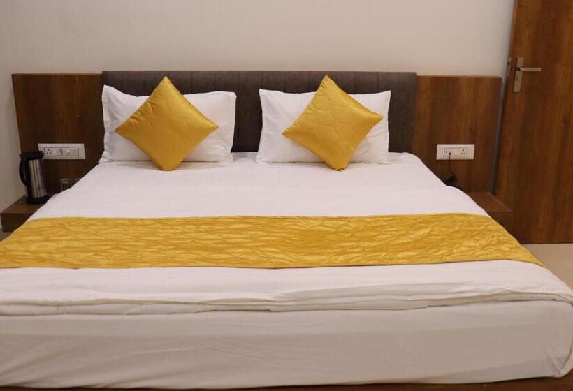 חדר דלוקס, Jmb