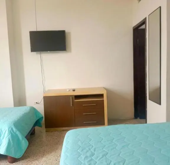 اتاق استاندارد سه نفره, Manta Real