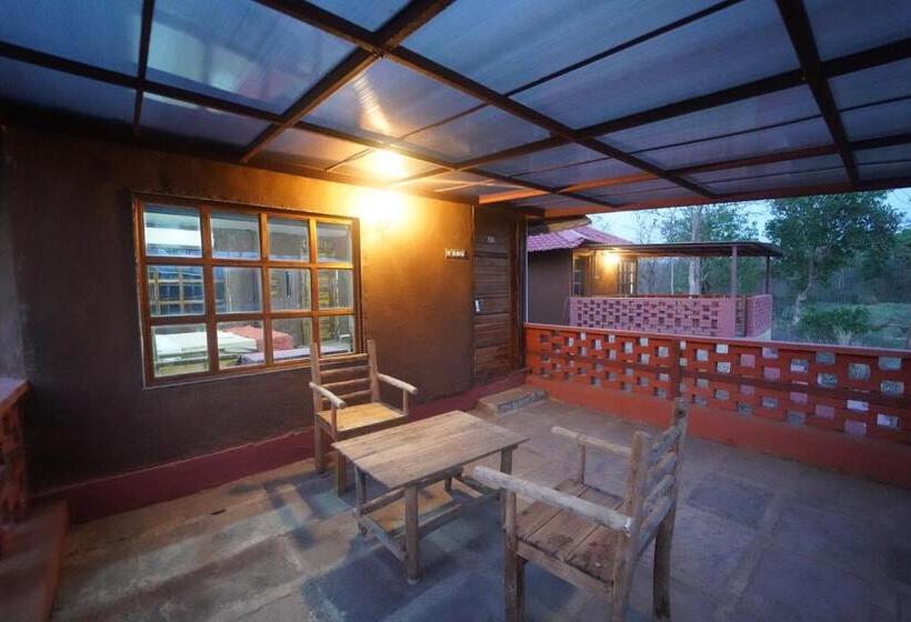 스탠다드 룸 킹사이즈 침대, Wild Woods Tiger Resort