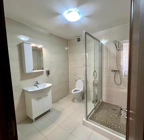 Executive Kolmen Hengen Huone, Armonia
