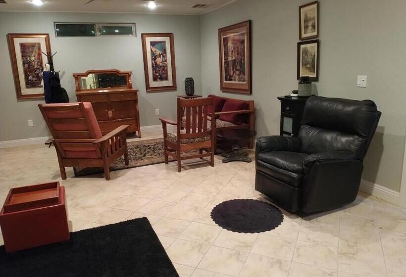 패밀리 스튜디오, Black Star Ranch Vineyard