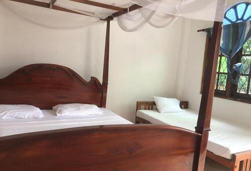 Triple Room Sea View, Boomerang Una With Free Scooter Bike