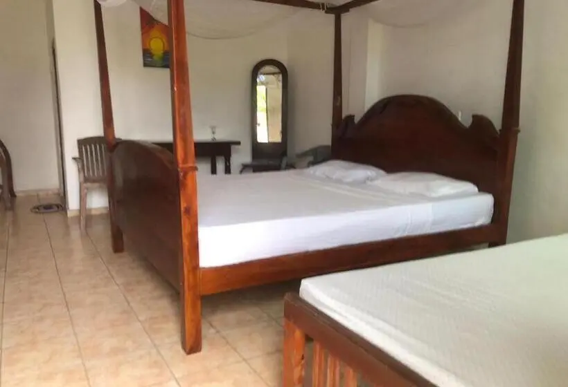 Triple Room Sea View, Boomerang Una With Free Scooter Bike