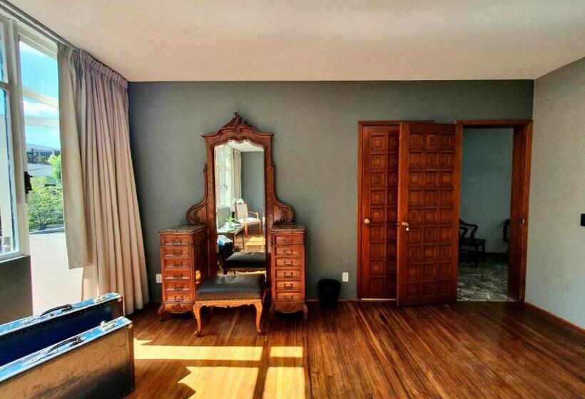 اتاق استاندارد با تخت بزرگ, Lindas Suites Eugenio Sue