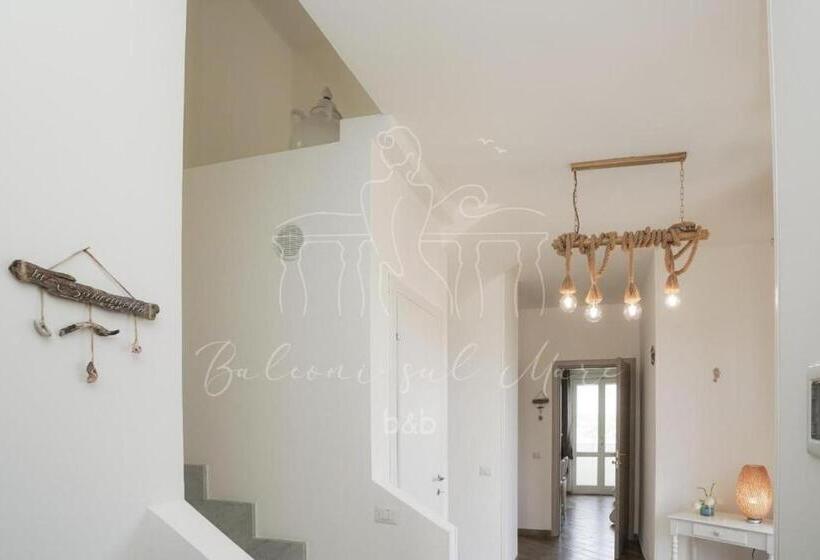 Standart Oda, Room In B&b B&b Balconi Sul Mare Deluxe Room With Hydromassage La Spiaggetta