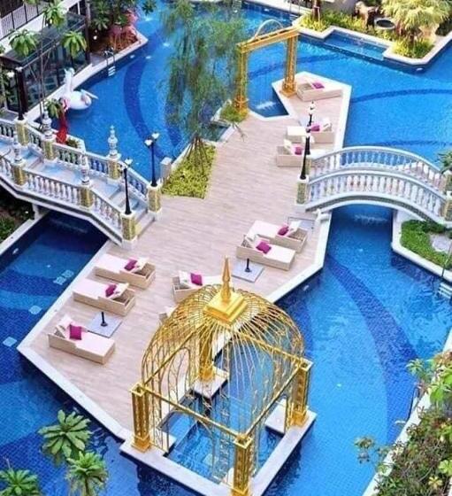 발코니가 있는 스위트, Espana Condo Jomtien By Aey