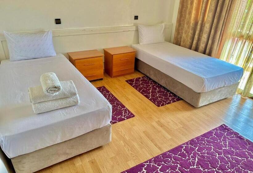 غرفة قياسية مزوَّدة بشُرفة, Amrouss Touristic Darmaroc