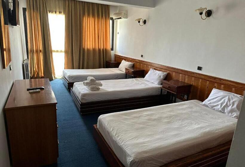 اتاق استاندارد سه تخته با چشم‌انداز استخر, Amrouss Touristic Darmaroc