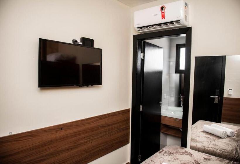 اتاق استاندارد سه نفره, Uny Hotéis Brás