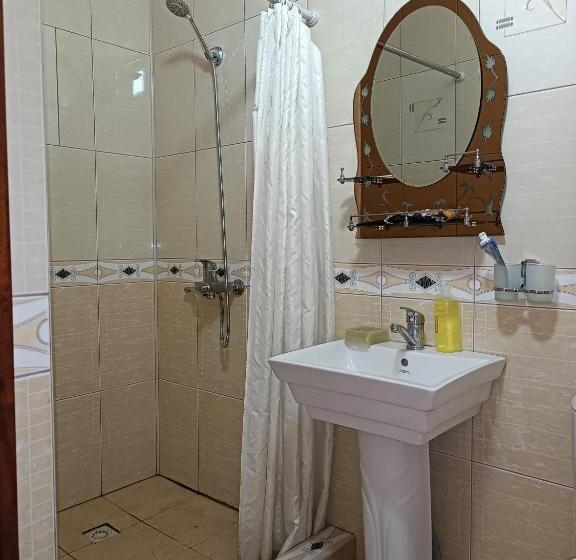 اتاق استاندارد, Injir Hostel