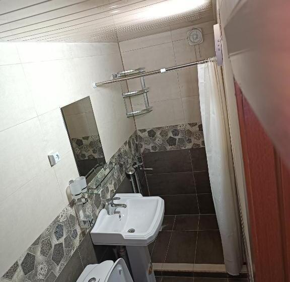 اتاق استاندارد, Injir Hostel