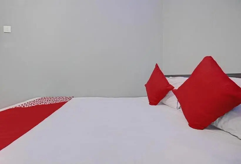 Classic Kolmen Hengen Huone, Oyo The Bull Group Of Hotels