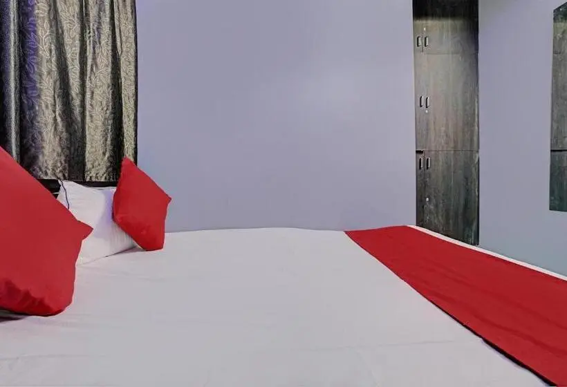 Classic Kolmen Hengen Huone, Oyo The Bull Group Of Hotels
