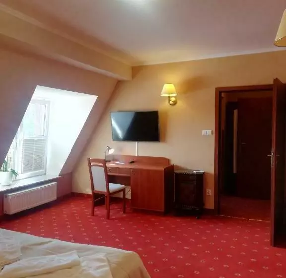 Sviitti, Dwór Bogucin Hotel&restauracja