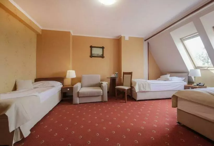 Perhehuone, Dwór Bogucin Hotel&restauracja