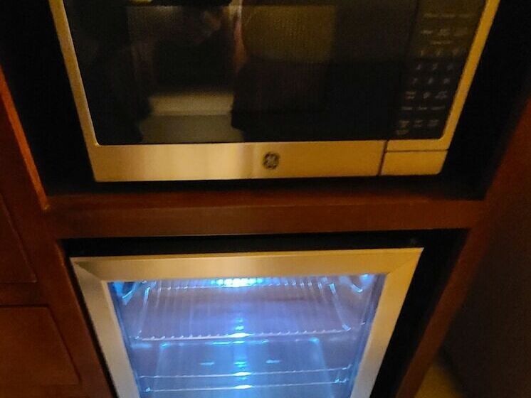 Delüks Oda, Homestead Motel