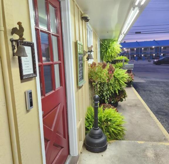 豪华房间, Homestead Motel