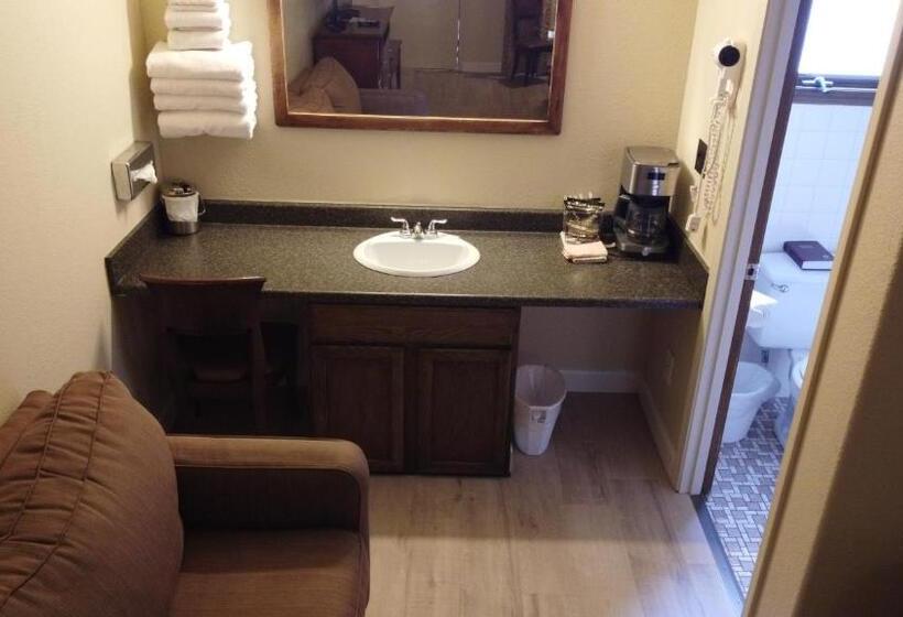 Superior Oda, Homestead Motel