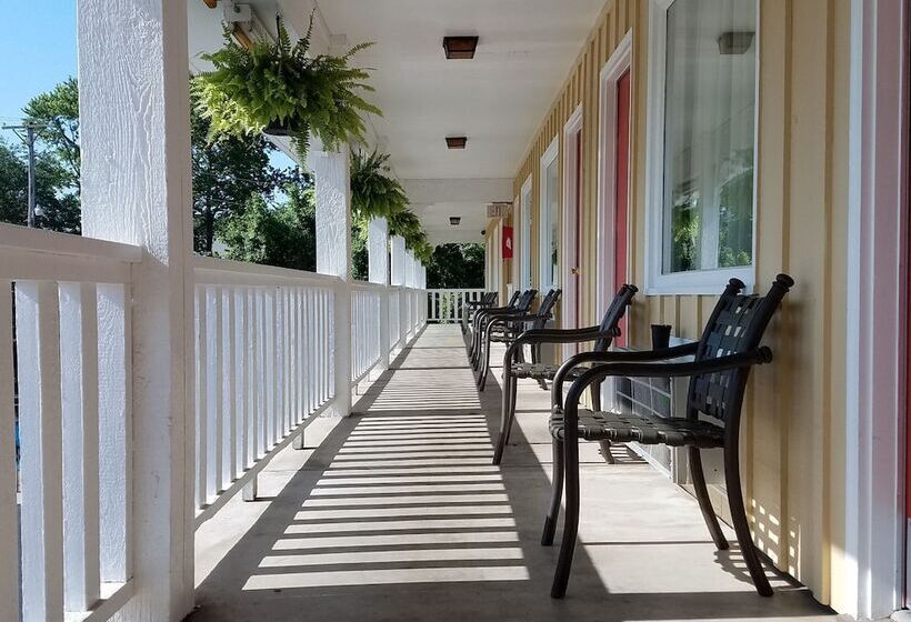 Delüks Oda, Homestead Motel