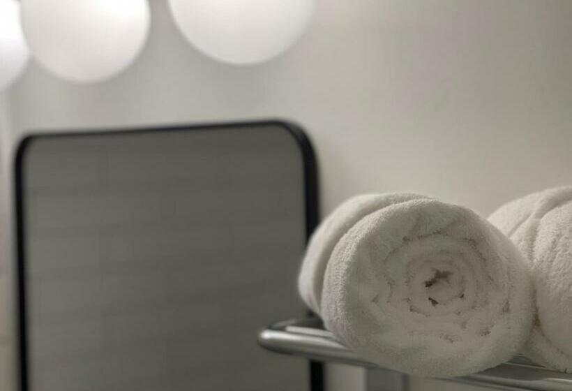 스위트, Arizona Sunset Inn