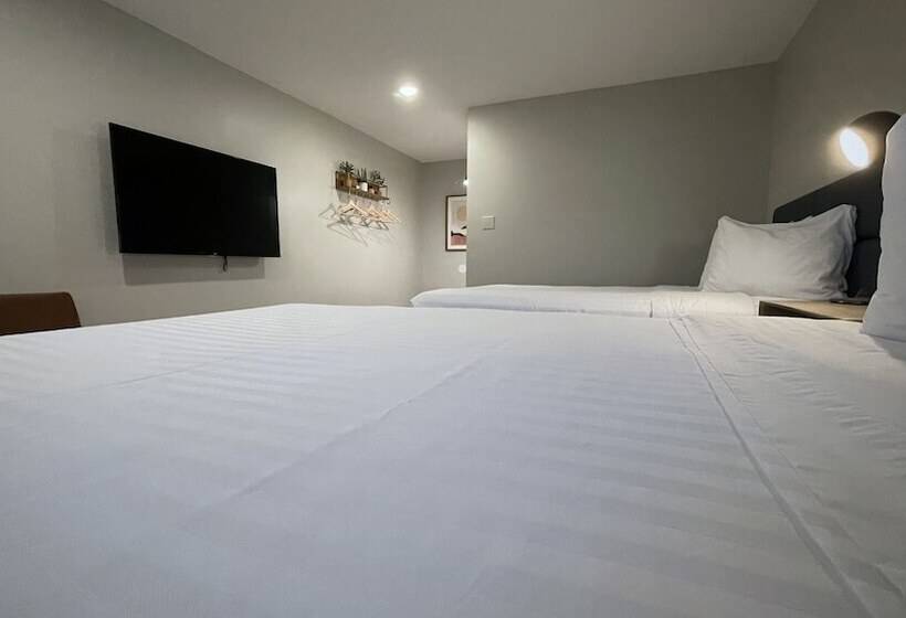 스위트, Arizona Sunset Inn