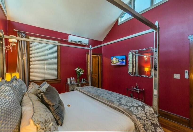 غرفة قياسية سرير كينج, Carriage Way Inn Bed & Breakfast Adults Only   21 Years Old And Up