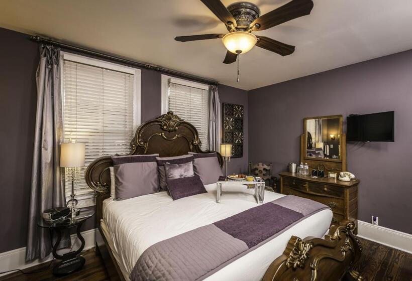 غرفة ديلوكس سرير كينج, Carriage Way Inn Bed & Breakfast Adults Only   21 Years Old And Up